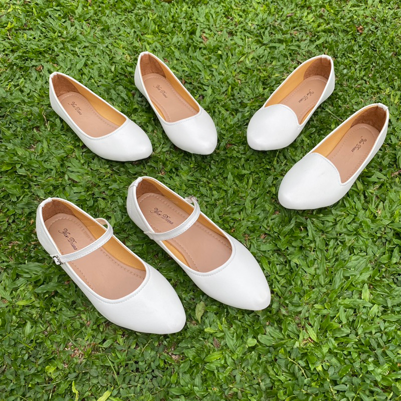 SIZE 37 - 44 Sepatu Flat Shoes Putih Wanita  Sol Non Slip Karet Lentur