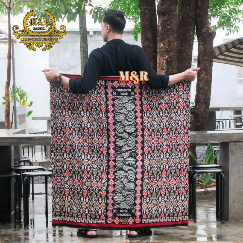 Sarung batik motif kalimantan