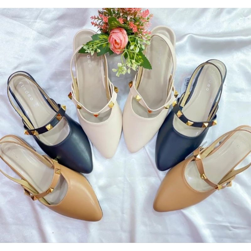 FLADEO Sendal Wanita Tali Belakang Variasi Duri Cantik