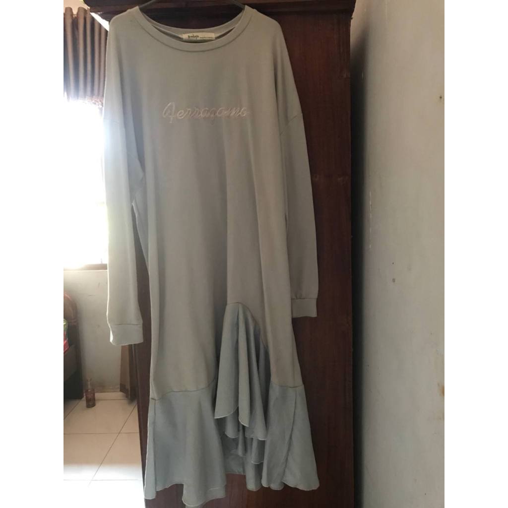 Atasan tunik soft green ada renda dibawah preloved