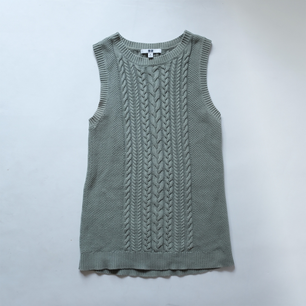 UNIQLO Cable Knit Preloved