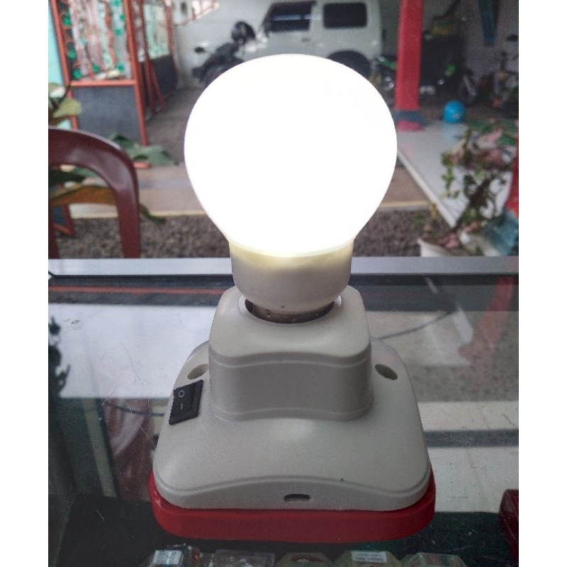 Fitting lampu emergency pengganti lilin
