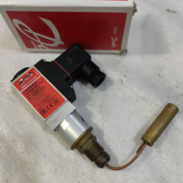 

Unik Temperature Control MBC 8100 Danfoss 061B811666 Thermostat 120°C Berkualitas