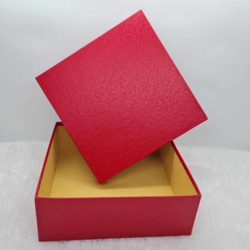 

Box kue standar 22x22x8cm / kotak lapis legit polos / hard box / kotak hamper idul fitri