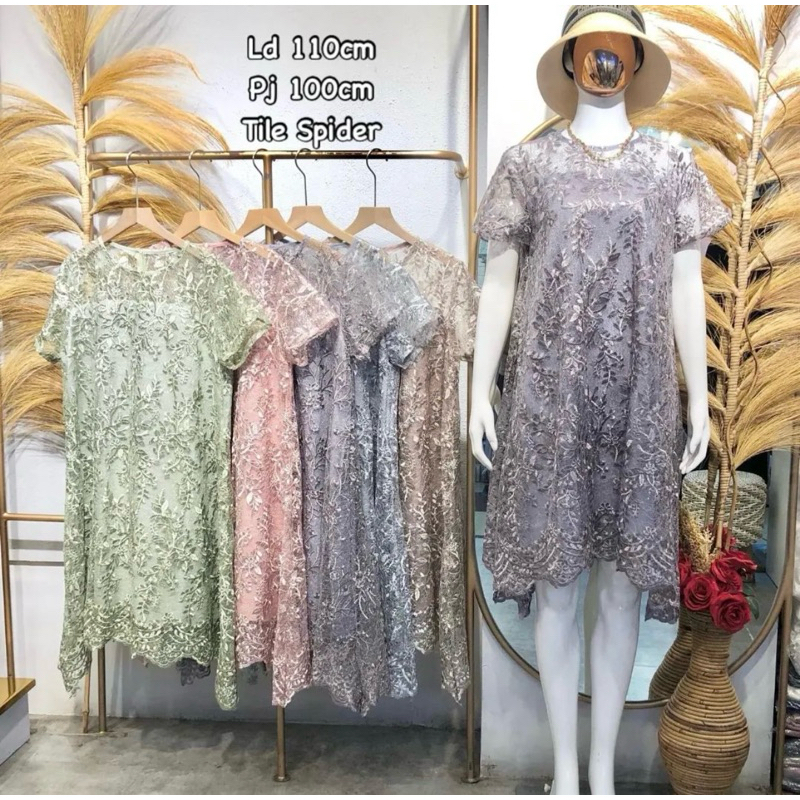 Dress tile motif daun