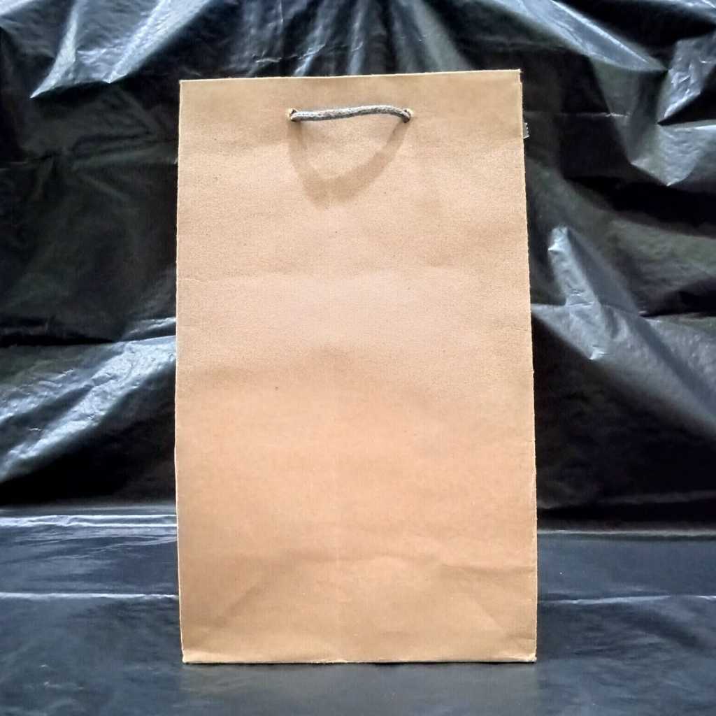 

[ ECER ] Paperbag Polos Kecil 15x8,5x25 cm /Paper Bag Coklat/ Tas Kertas Hajatan/ Paperbag / Tas Souvenir