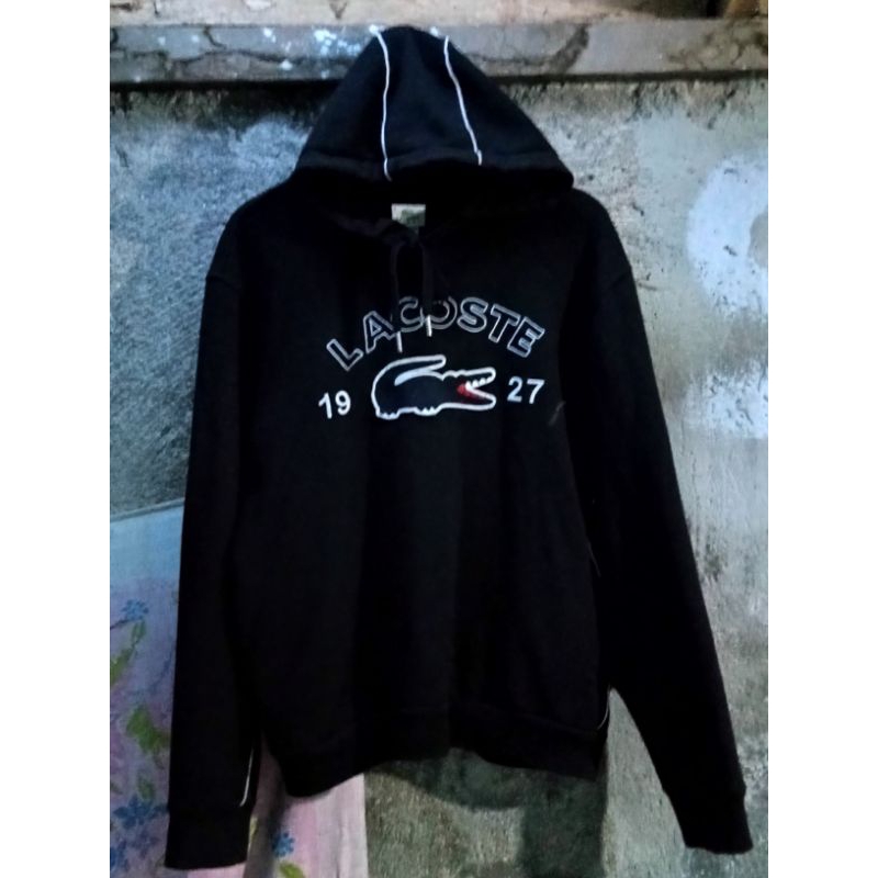 switer Lacoste black