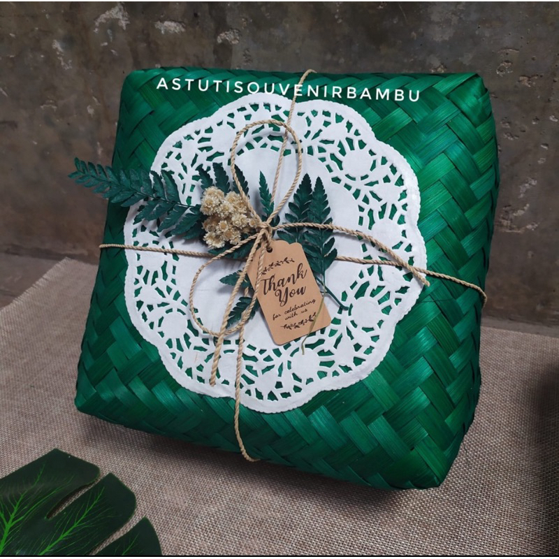 

BESEK WARNA HIAS RUSTIC / besek kekinian / packaging murah / hampers unik / kado pernikahan