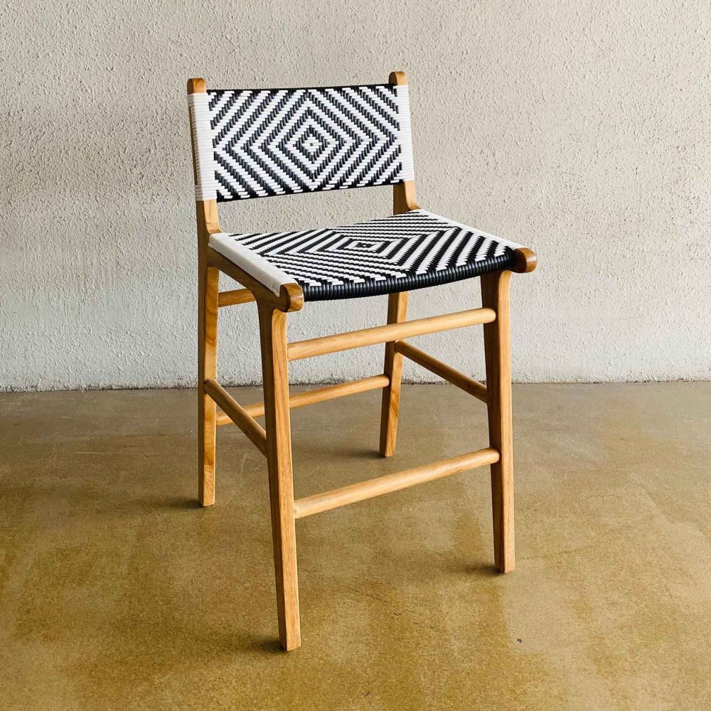 Nadya Barstool Kursi Bar Anyaman Rotan Black-White