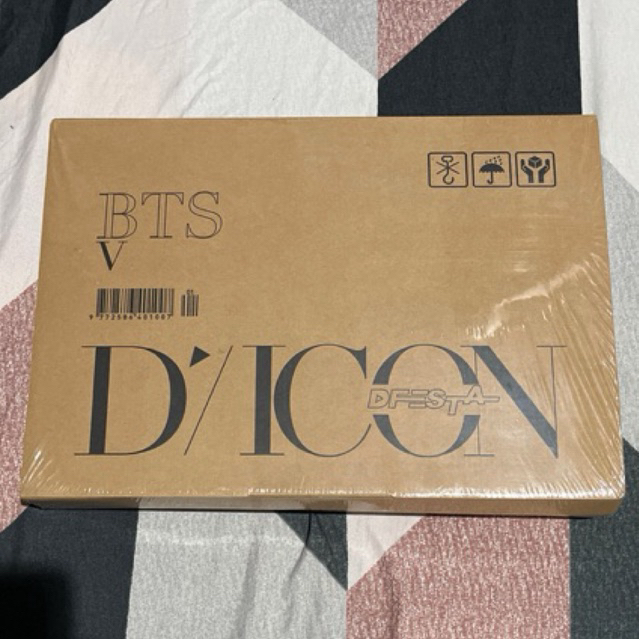 BTS TAEHYUNG D'ICON D'FESTA / DICON DFESTA MAGAZINE PHOTOBOOK LENTICULAR COVER OFFICIAL - BTS MERCH 