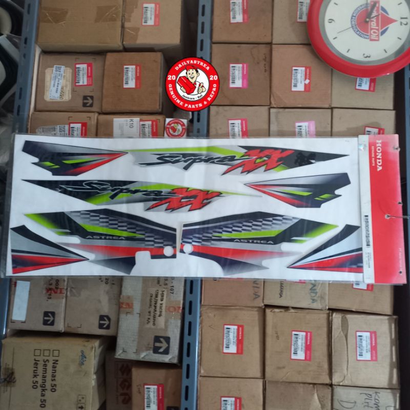 LIS STICKER STRIPING BODY BODI UNGU SILVER HONDA SUPRA XX 2003 ORIGINAL AHM 871X0-KEV-A20ZB