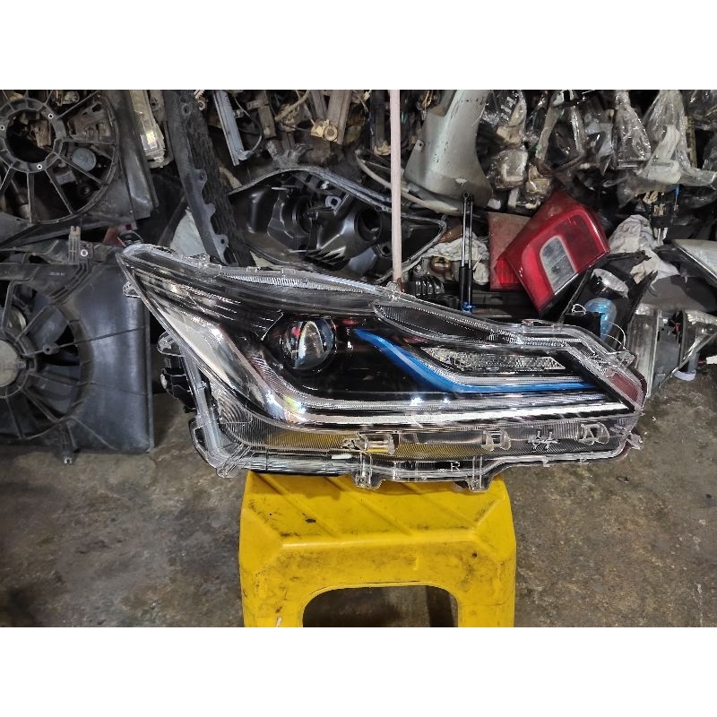 Headlamp Altis 2022 2023 Kanan Original