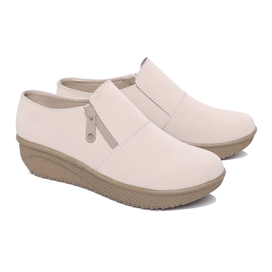 Sepatu casual wanita R-093 Sepatu wedges kondangan ibu ibu Kulit Crem Slip on Ori RND