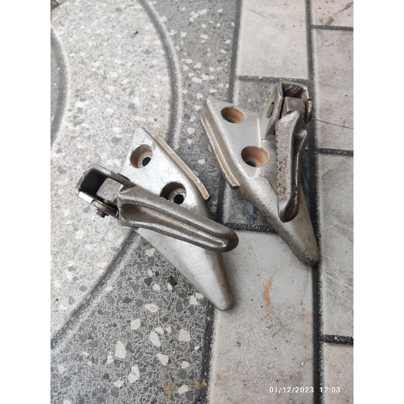 dudukan footstep foot step bustep belakang kanan kiri suzuki spin 125 original ori asli second