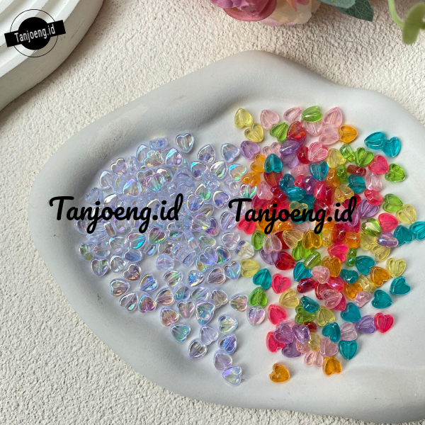 (50 Pcs) Manik Akrilik Bening bentuk Love Hati Warna Ab Pelangi
