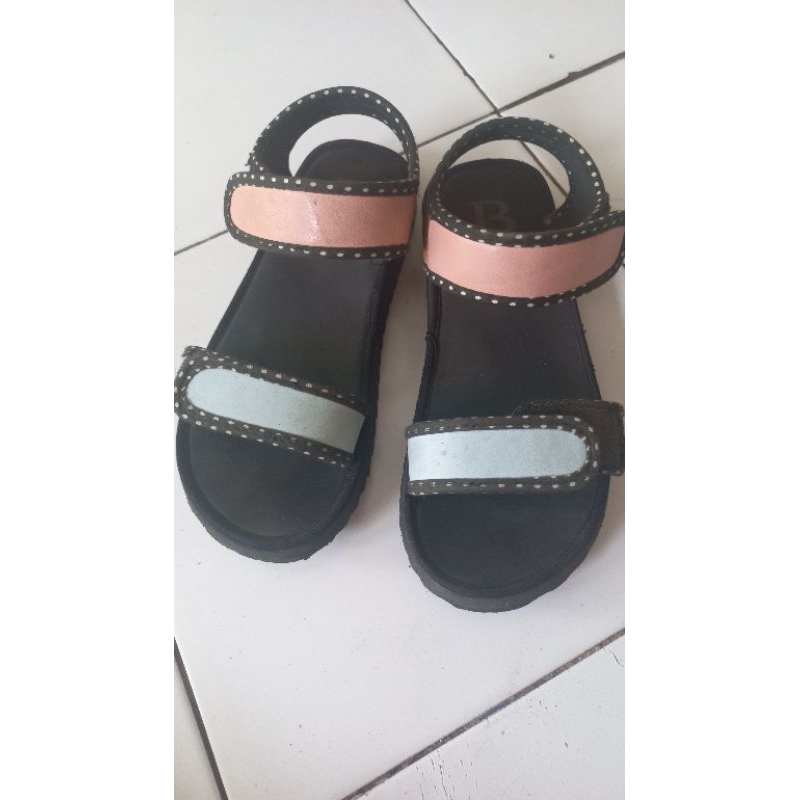 SANDAL WANITA  BERRYBENKA ORIGINAL PRELOVED