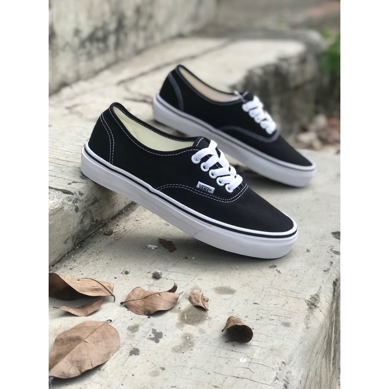 Sepatu Pria Sneakers Vans Authentic Classic Black White 100% Original