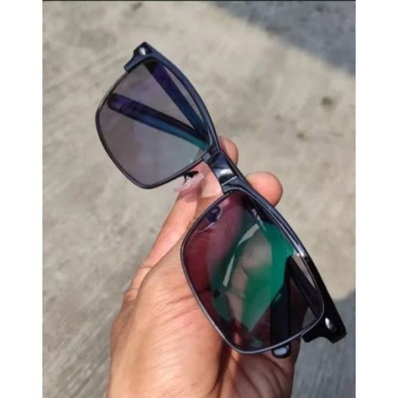 Kacamata Baca dan Jalan Lensa Plus Progresif Photocromic Standar Optik