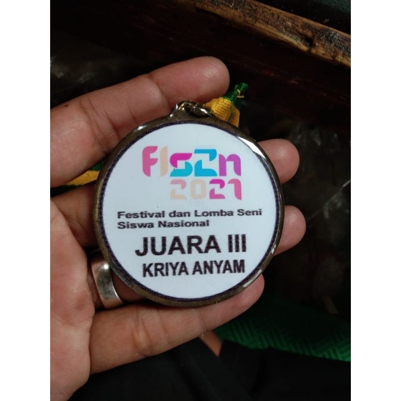 

medali tali costum