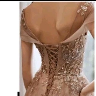 maxi dress pesta warna rose gold