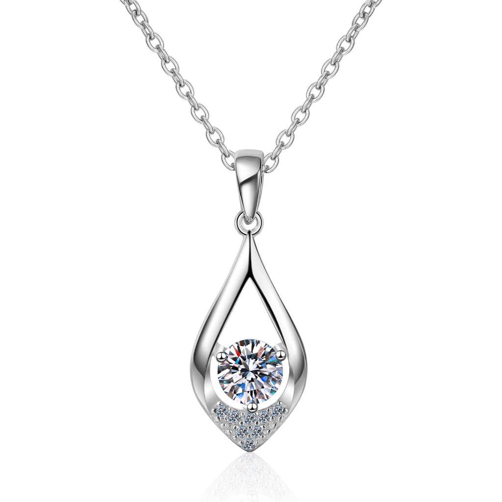 0.5ct moissanite diamond pendant for girl