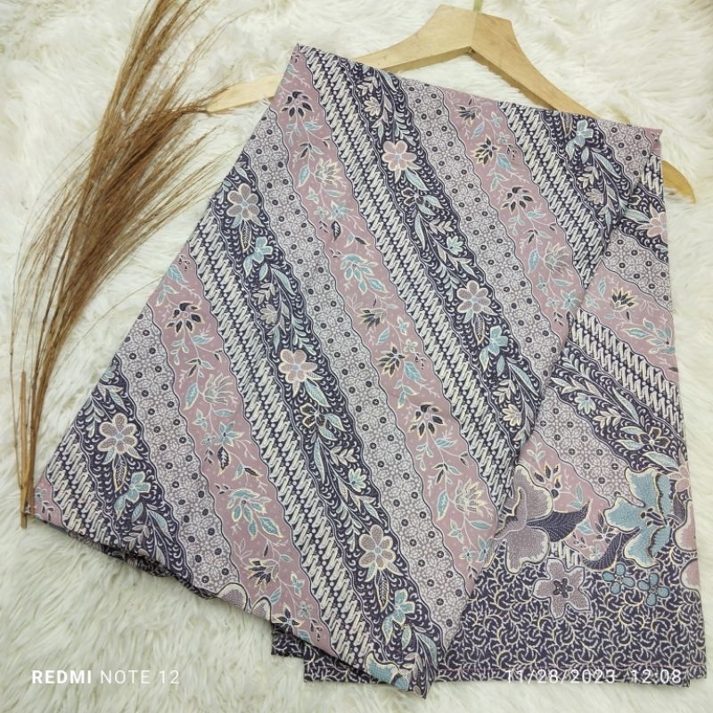 Bahan meteran. / Bahan Batik meteran / Batik Halus Meteran / Batik seragaman/ Batik couple