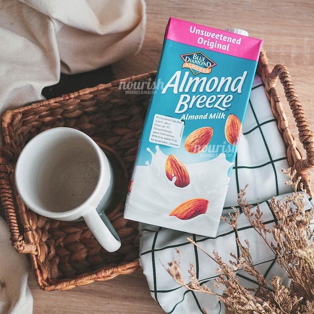 

Super Promo Blue Diamond, Almond Breeze Almond Milk Unsweetened 946ml Baru