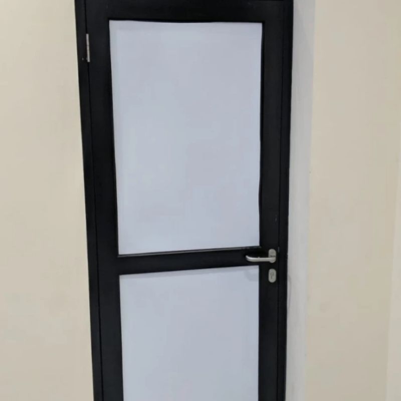 Pintu aluminium dan kusen