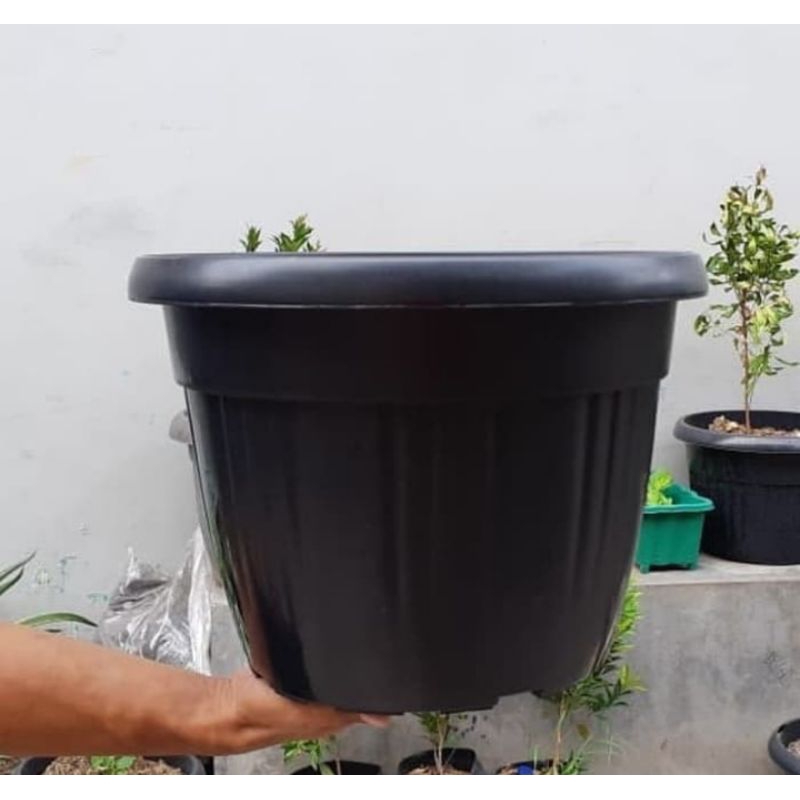 Pot plastik hitam 35cm