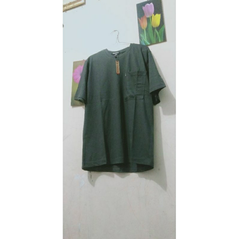 kaos polos saku depan