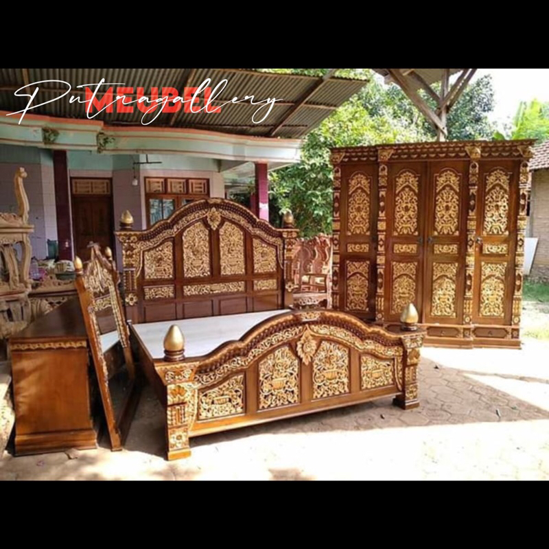 Set Kamar Tidur Gebyok Full Ukir Kayu Jati Jepara Finishing Warna Natural Kombinasi Gold PGM-005