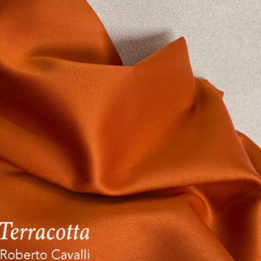 TIPE UB279 Kain Roberto Cavalii / bahan furing /satin Roberto Cavalli ( harga persetengah Meter )