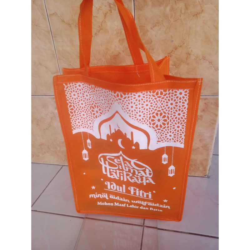 

tas idul Fitri UK 25*35/per lusin (12 biji)