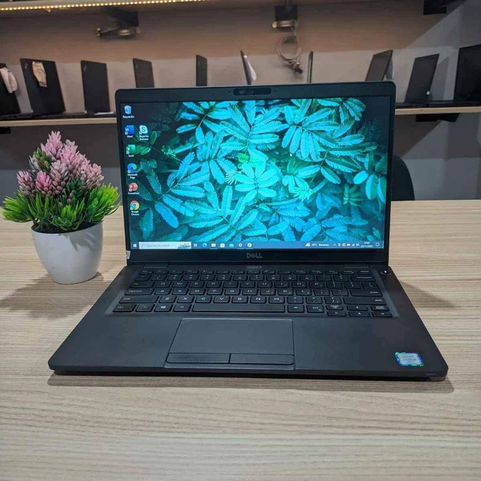 laptop second Dell 5300 intel i5 generasi 8 ram 8gb ssd 256gb 4 jutaan