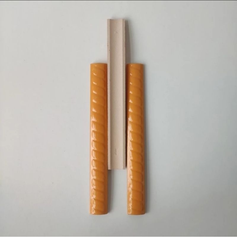 Bon Bon List Lis Keramik Kramik Granit Kuku Macan 20 cm 20cm