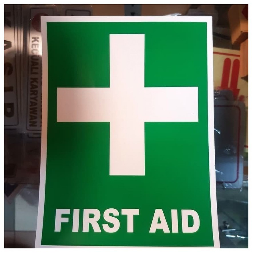 

STICKER LABEL SIGN FIRST AID UKURAN 15X20 CM K3 RAMBU SAFETY