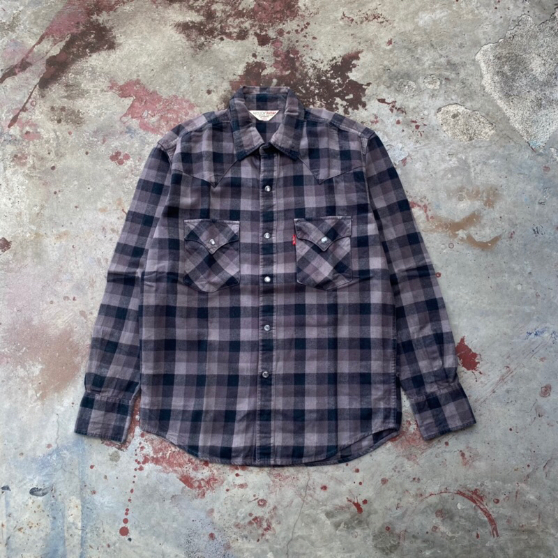 Kemeja flanel levis red tap ( second/bekas )