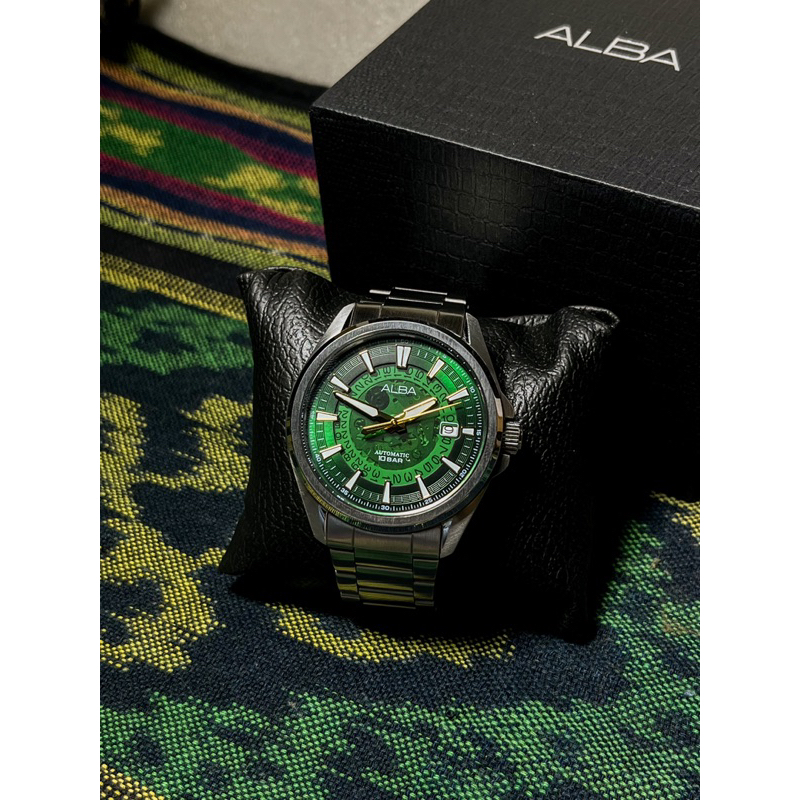 AU4027X1 Green Translucent Layered Dial