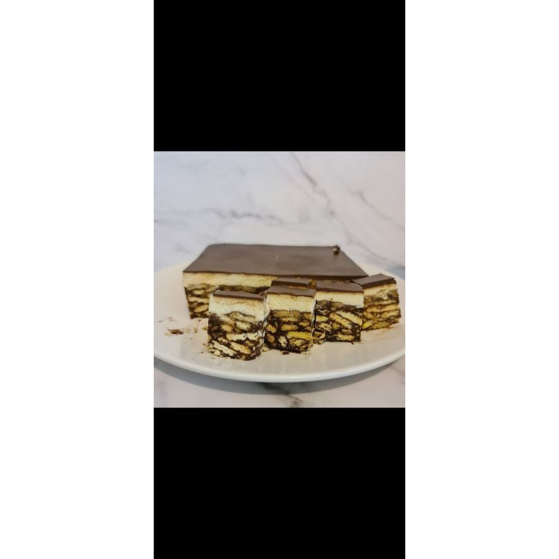 

Cake Chocolate Batik Indulgance