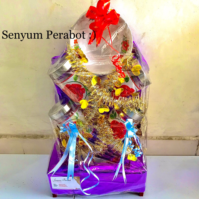 

Parcel / Hampers Perabot Natal & Tahun Baru Murah Banjarmasin (4 Toples Kaca & 1 Mangkok Keramik) [Instant]