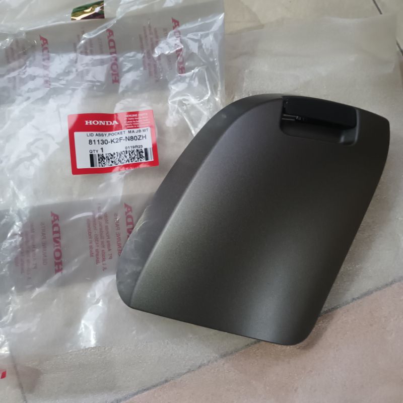 Cover Kantong Brown Honda Scoopy K2F 2023 81130K2FN80ZH