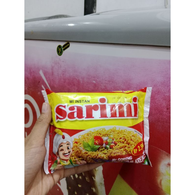 

Sarimi Goreng / Mie Instan Goreng Rasa Ayam Kremes Terjamin Berkualitas