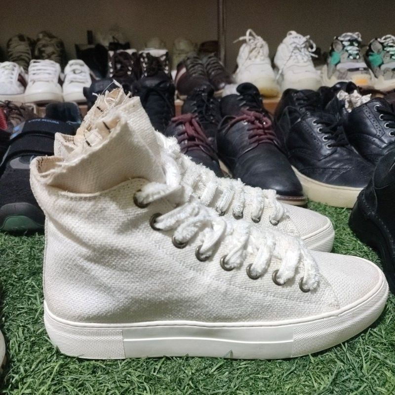 SEPATU TENIS UMA WANG  ITALY