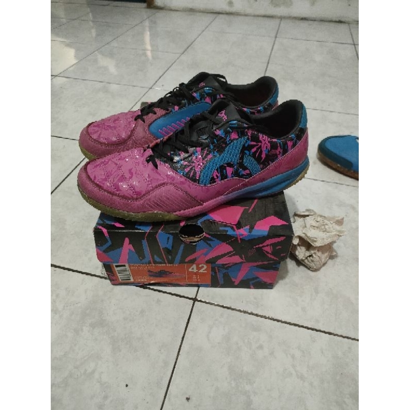 sepatunya futsal ortuseight BBS 3.0 size 42
