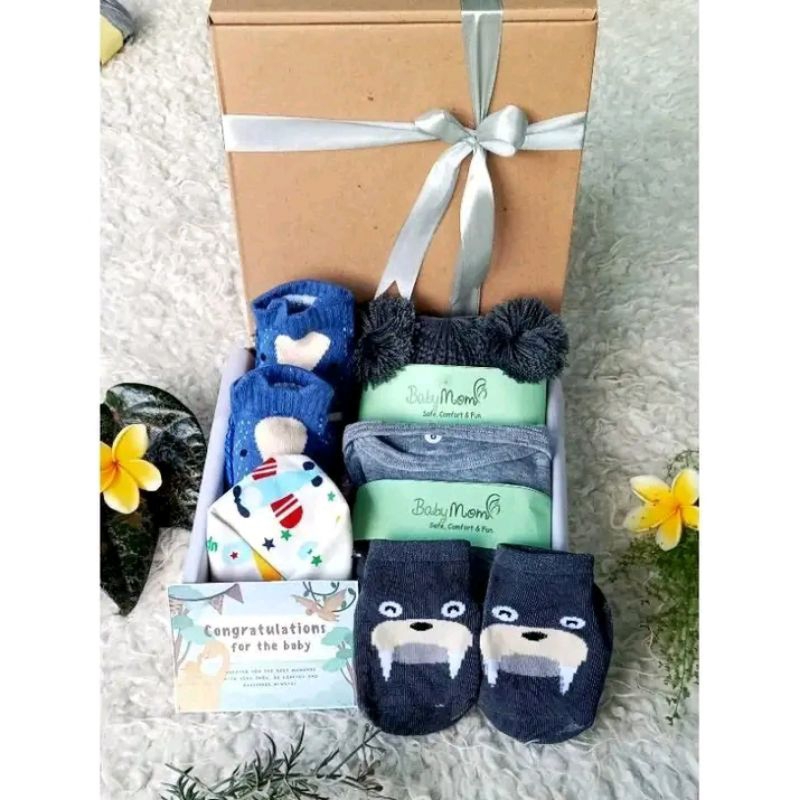 

HAMPERS BABY