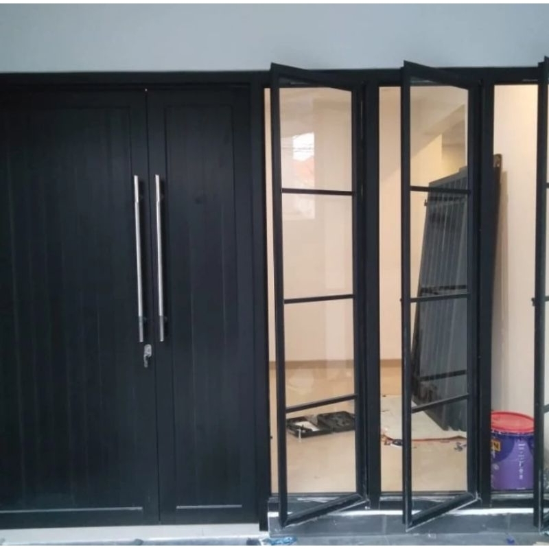 Pintu utama dan jendela 3 daun