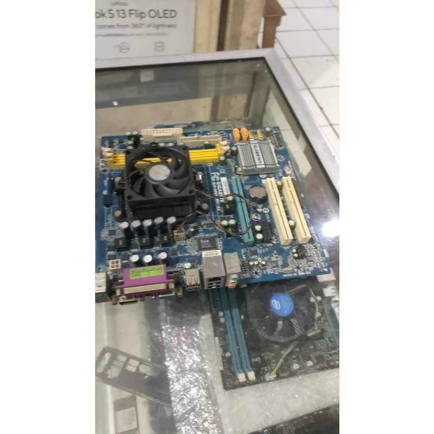 mobo amd soket am2+ onboard vga ddr2