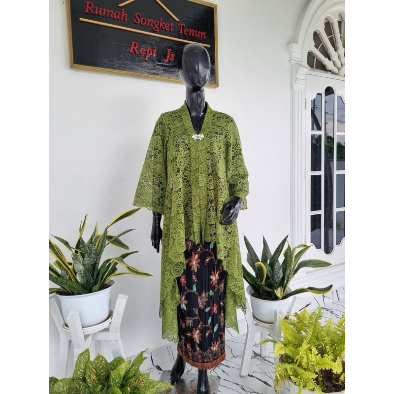 Kebaya Selayar warna Hijau Army