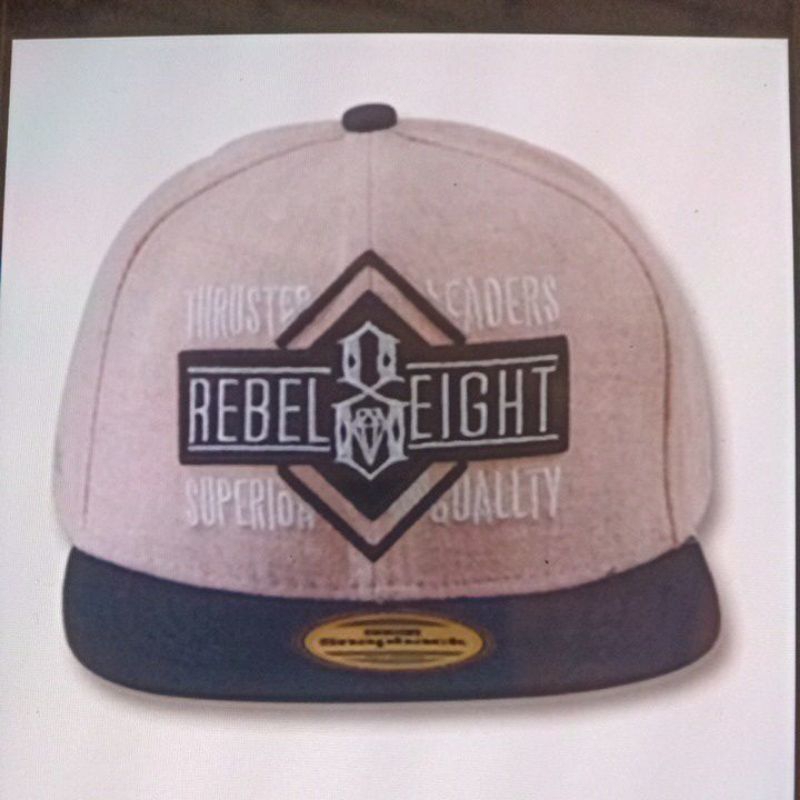 topi rebel eight