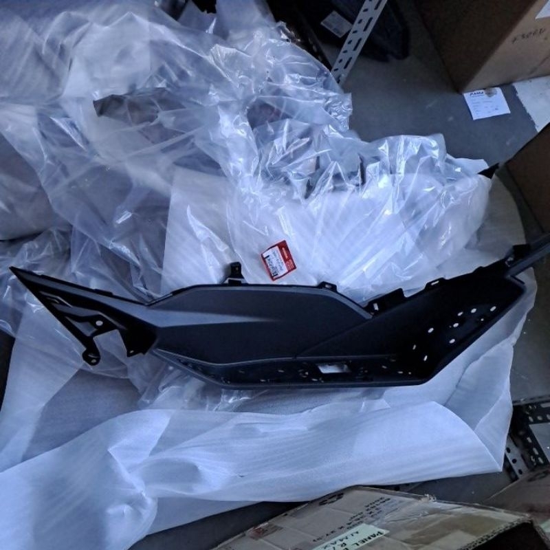 Cover pijakan kaki kanan pcx160 original asli